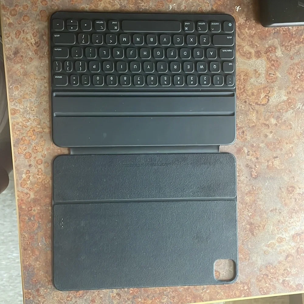 Apple keyfolio case for 11”